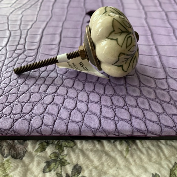 Ceramic Knobs ~ 6 pcs - Picture 2 of 3